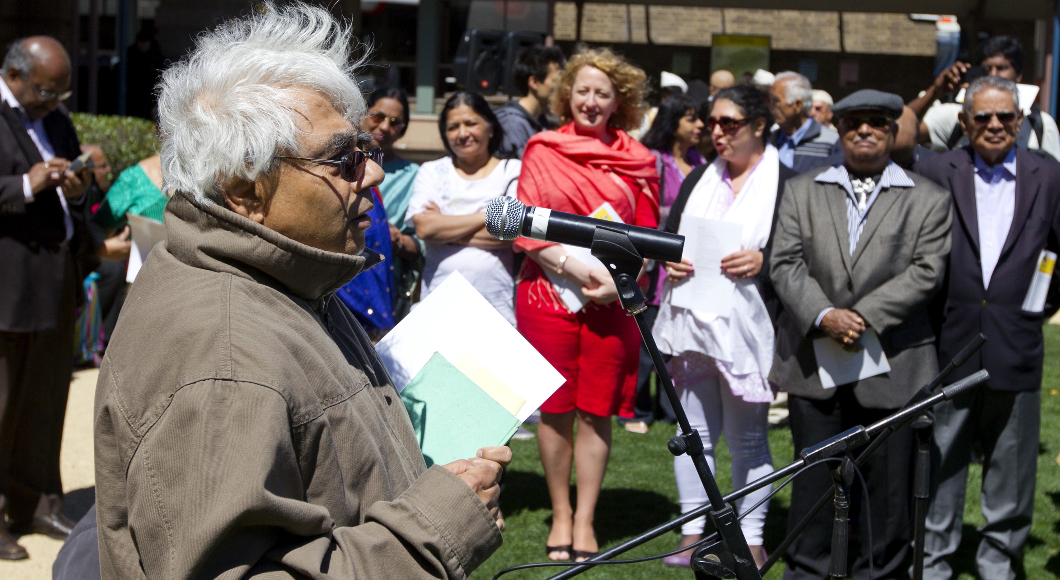 88.jpg-srikanto-bandyopadhyay-singing-ekla-cholo-re-unsw-sydney-30-sep-2012--version-2